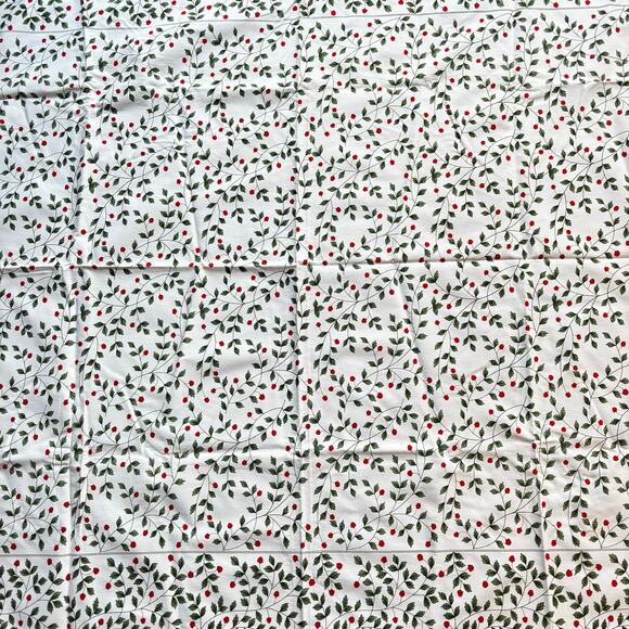 Christmas Tablecloth printed cotton mod green red white rectangle holly berries - Picture 5 of 6